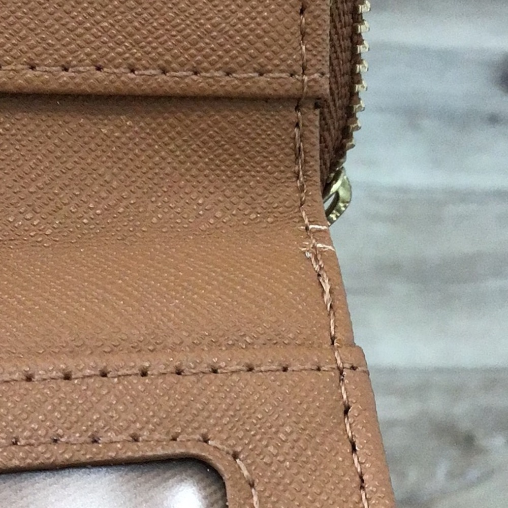 Fossil Tan Leather Snap Bifold Wallet - Picture 6 of 6